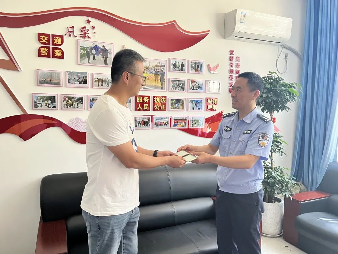 小举动 大温暖 汉中交警暖心“警”事 让守护更有温度