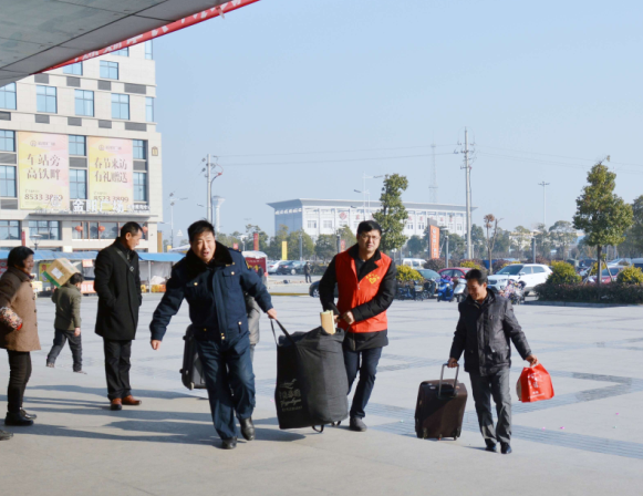 江苏东台运管处组织志愿者参加 “温馨旅途”活动
