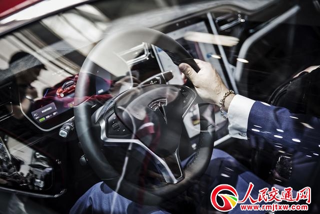 �Զ���ʻ���Զ���ʻ