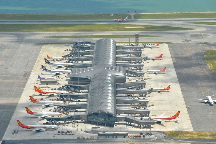 香港机场7月份接待旅客670万人次 货运量减少7.3%