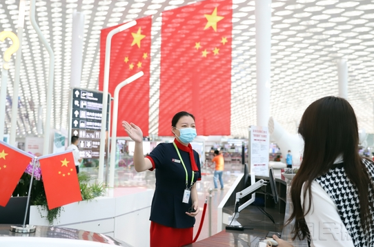 深圳机场“双节”期间迎送旅客超115万人次