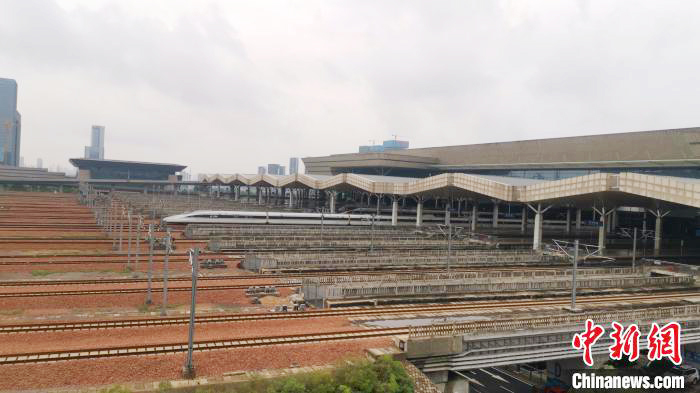 铁路部门：郑州枢纽高铁线路全部恢复运行